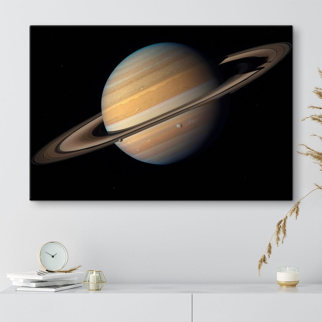 Saturn na pozadí vesmíru — interiér 2