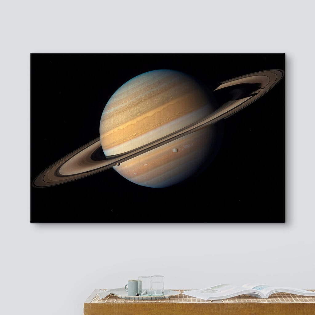 Saturn na pozadí vesmíru — interiér 3