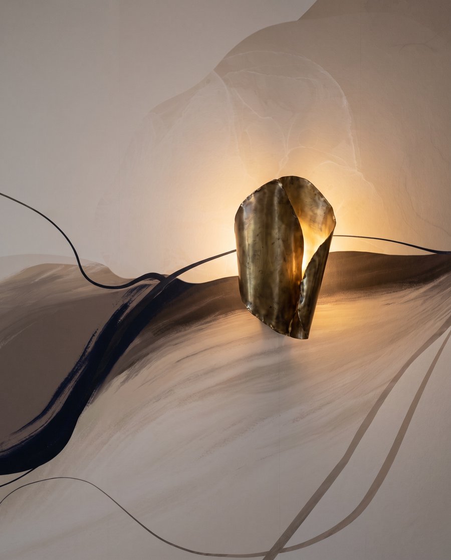 Línia cez biely priestor — interiér 6