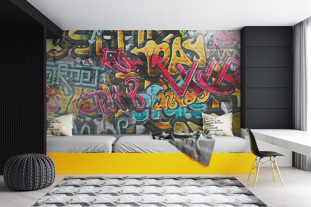 Stena plná graffiti — interiér 6