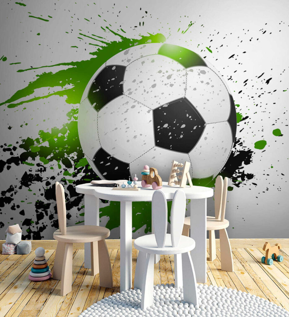 Futbal v zelených škvrnách v interiéri