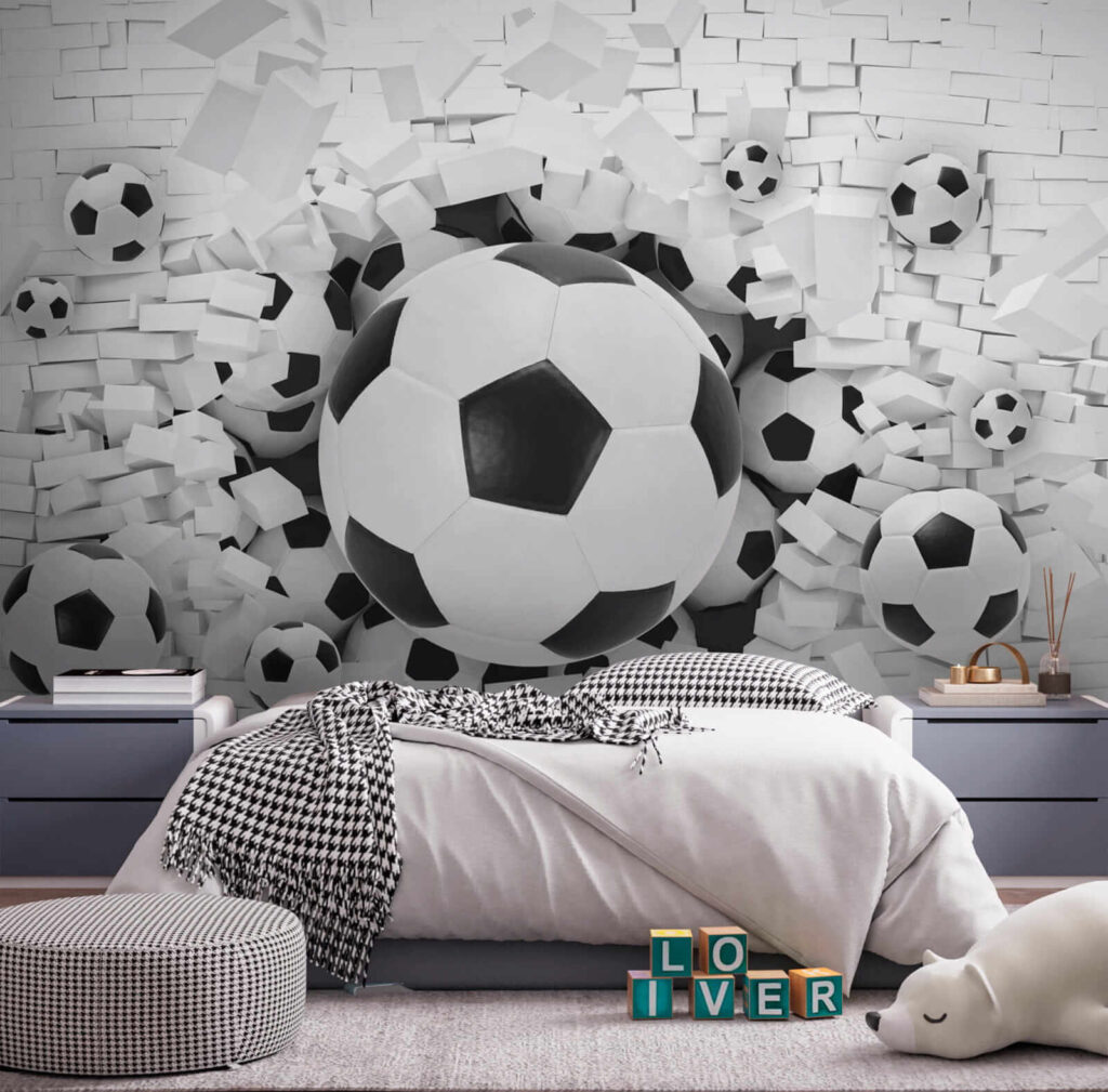 Futbalové lopty prerážajú múr — interiér 4