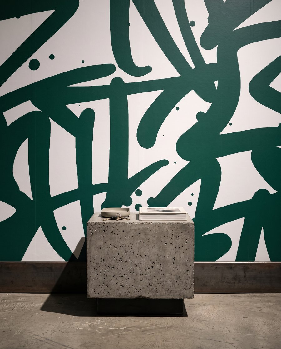 Preplietané graffiti písmená — interiér 4